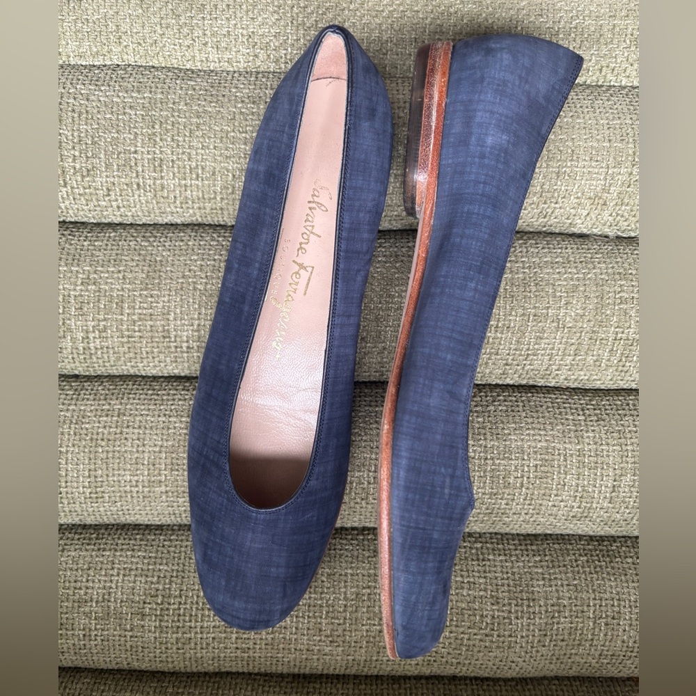 Salvatore Ferragamo Women's Navy Blue Loafers - Picture 2 of 4